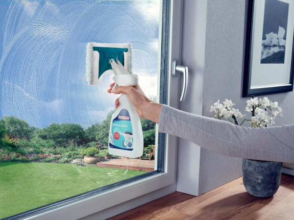Čistič okien LEIFHEIT 51165, na okná, s rozprašovačom a mopom 2