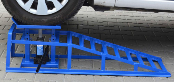 Nájazdová rampa pre úžitkové automobily s hydraul. zdvihákom, nosnosť 2 tony, 1 ks, GEKO 6