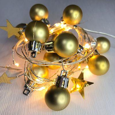 Reťaz MagicHome Vianoce Ball, 20x LED teplá biela, s guľami a hviezdami, zlatá, 2xAA, jednoduché svi