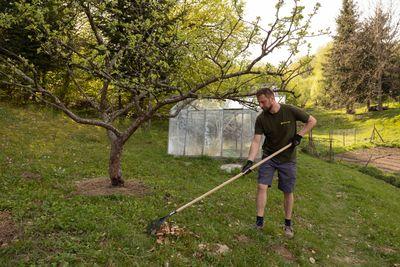 Hrable na lístie Strend Pro R110.WH, 22 lamelové, vejárové, kov, drevená násada 4