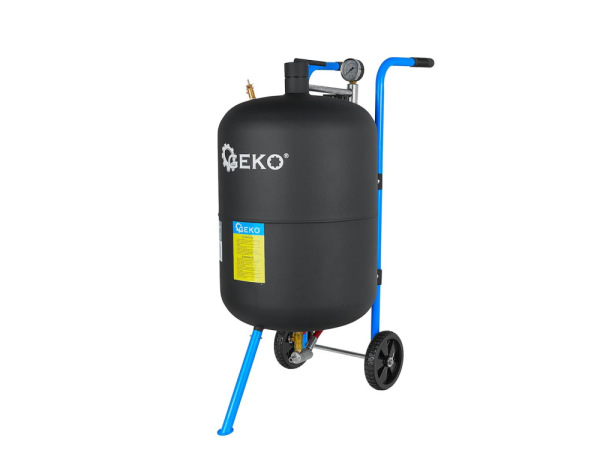 Pieskovačka 76 l, pracovný tlak 4,1-8,6 barov, spotreba vzduchu 170-700 l/min, GEKO 3