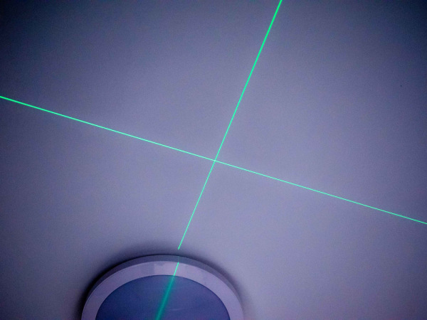 Krížový laser 360° 4D + 2xAKU + puzdro + príslušenstvo, GEKO 12