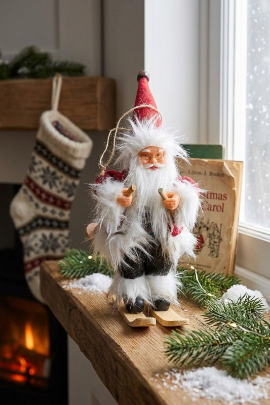Dekorácia MagicHome Vianoce, Santa na lyžiach, 18 cm 1