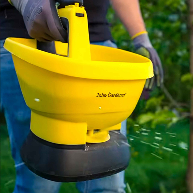 Akumulátorové rozmetadlo trávnikového semena a hnojív, objem 2,7 litra, GEKO 4