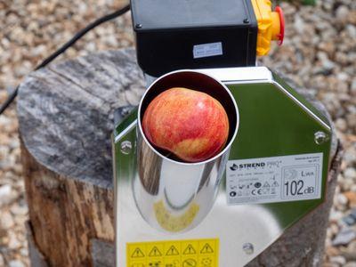 Drvič Strend Pro EFC-2, na ovocie, jablká, 550 W, 1 lit., 200 kg/h., 43x22x33 cm