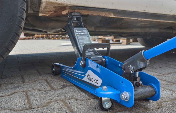 Zdvihák hydraulický pojazdný nízkoprofilový 2.500 kg, 85-385 mm, GEKO 17
