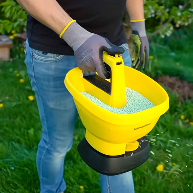 Akumulátorové rozmetadlo trávnikového semena a hnojív, objem 2,7 litra, GEKO 7