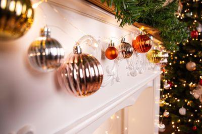 Reťaz MagicHome Vianoce Ball, 20x LED teplá biela, s guľami, 2xAA, jednoduché svietenie, osvetlenie,