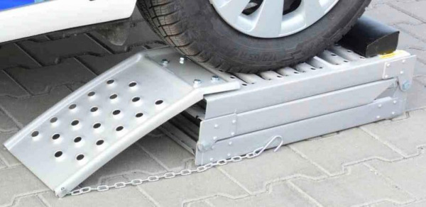 Nájazdová rampa pre úžitkové automobily, nosnosť 2.200 kg, dĺžka 1,83 m, 2 ks, GEKO 6