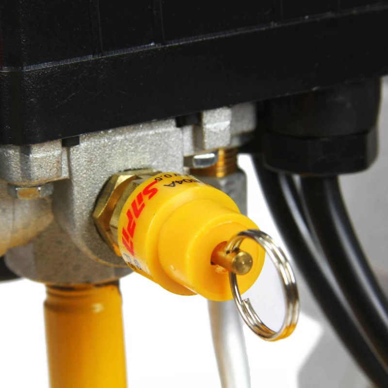 Kompresor olejový 1-piestový 1,5 kW, 216 l/min, 230V, vzdušník 24 litrov, HURAGAN 8