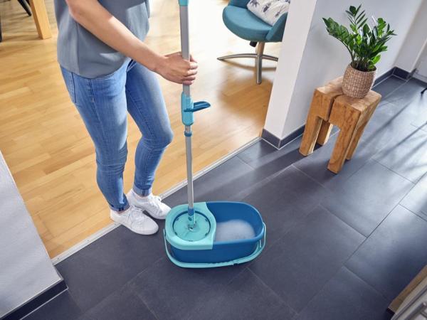 Súprava upratovacia LEIFHEIT 52101 Clean Twist Disc Mop Ergo, mop na podlahy + vedro 13