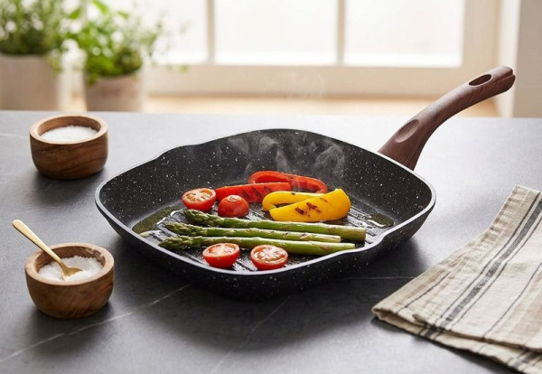 Panvica MagicHome Black Marble Line, grilovacia, 28 cm 1