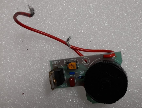 Regulátor otáčok (PCB) na pílu Worcraft JS08-100A, diel 17